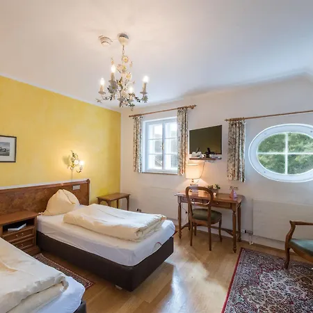 Hotel Braeuwirth 3*