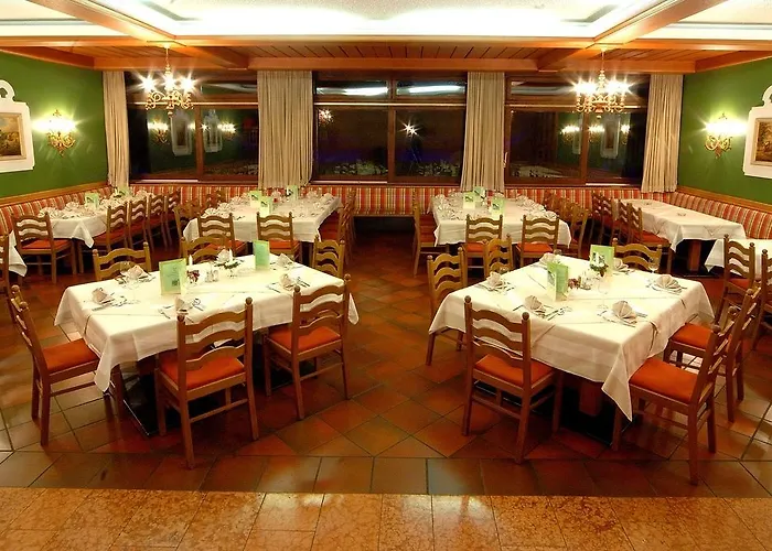 ホテル Braeuwirt ベルクハイム