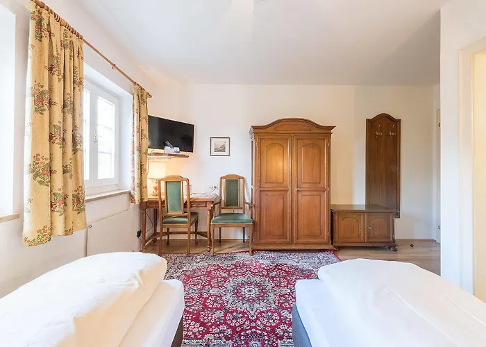 Braeuwirt 3* ベルクハイム